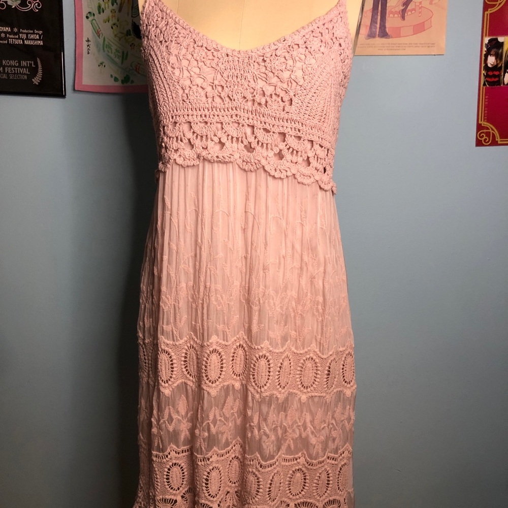Crochet lace embroidered fairycore whimsigoth shell pink dress M bohemian anthro